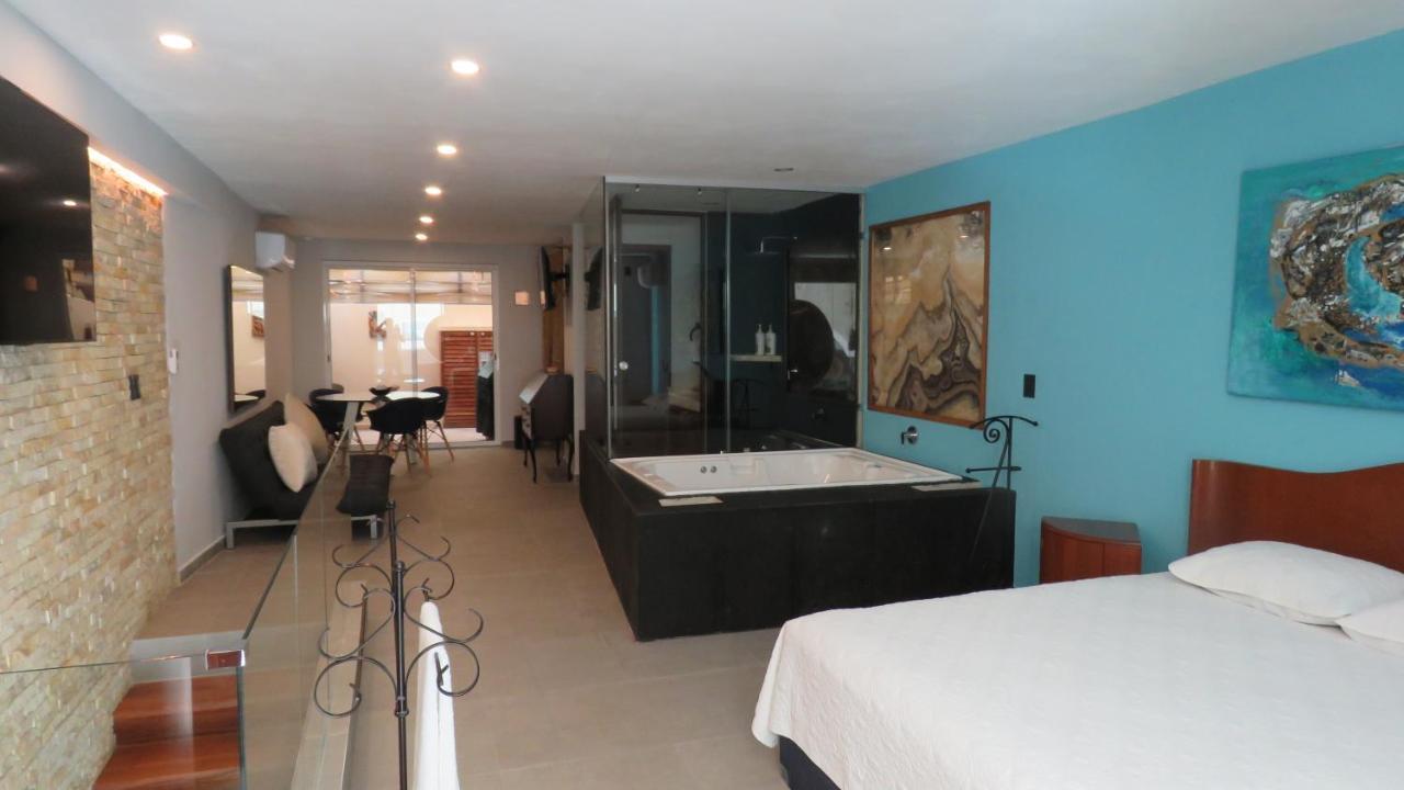 Gorgeous Duplex Mamitas Jacuzzi 3bd Lock-out Playa del Carmen